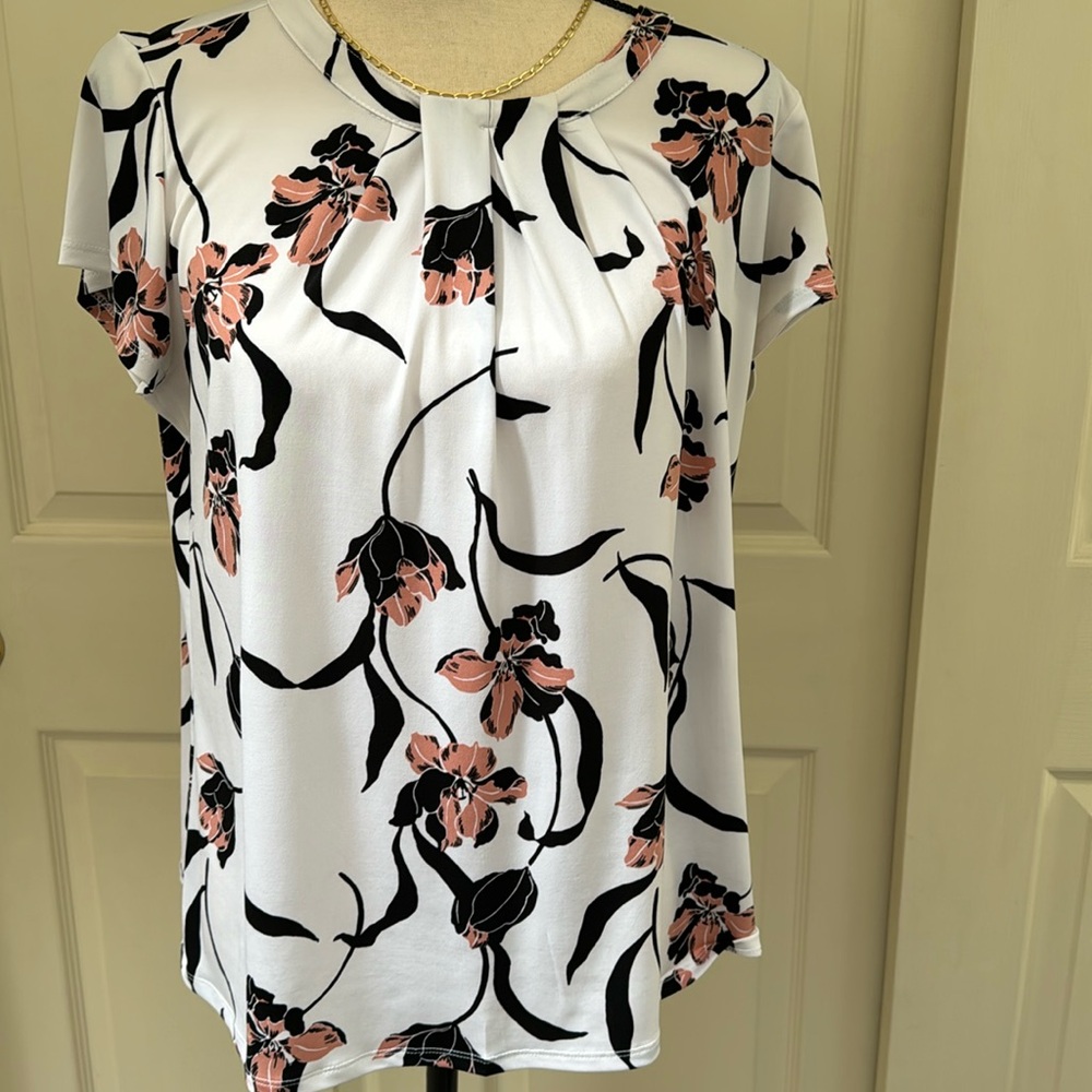 Liz Claiborne top Ladies M